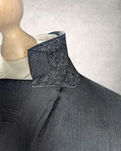 Su Misura Herrensakko in Anhtrazit. Größe 50. Handgenähter Kragen
