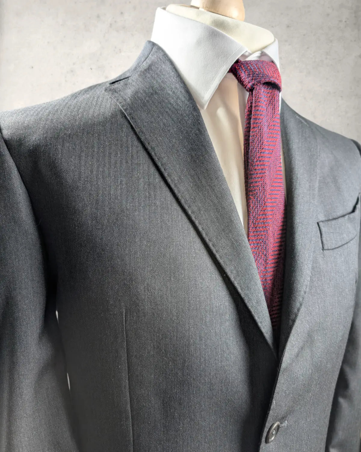 klassisches Herrensakko in Anthrazit aus Tollegno 1900 Stoff in Su Misura ausführung