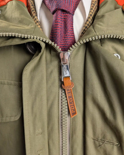 Nahaufnahme eines Zippers von PRL